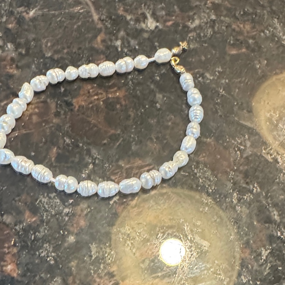 Elegant White Pearl Bracelet 7 inches in length